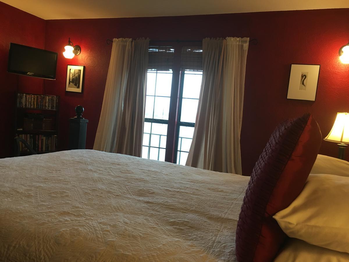 Lakehouse Bed And Breakfast Canyon Lake Bagian luar foto